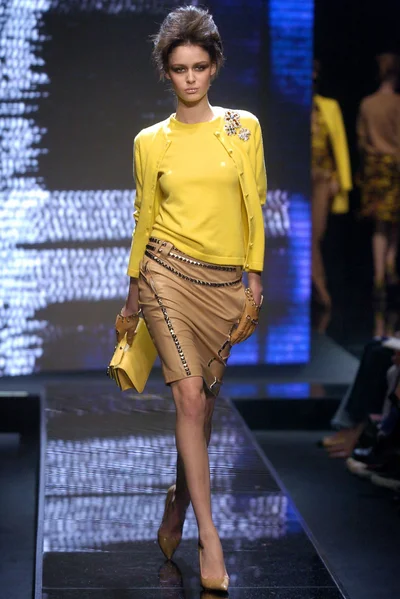 Look 10
